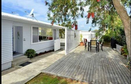  at 3B Dallinghoe Crescent, Milford, North Shore City, Auckland
