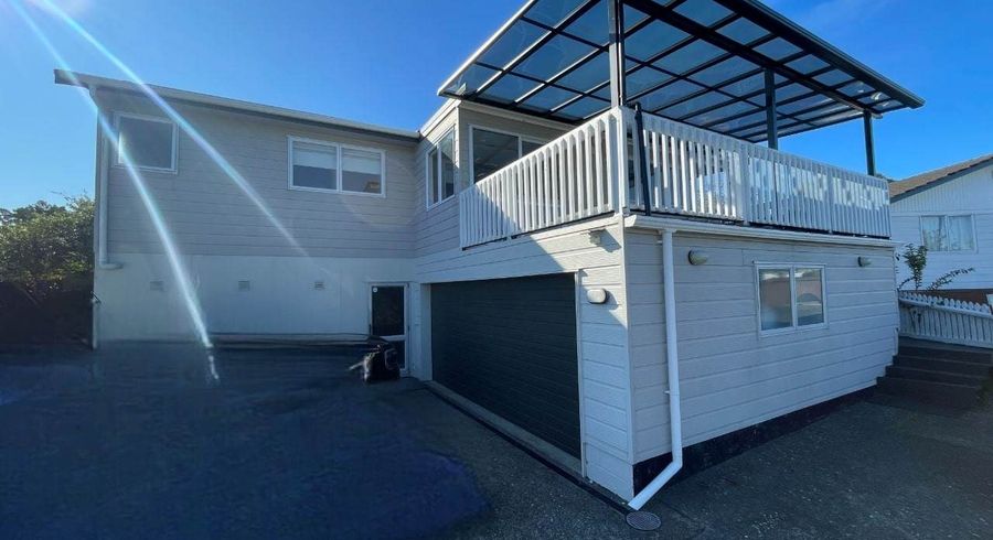  at 33A Cedar Heights Avenue, Massey, Waitakere City, Auckland