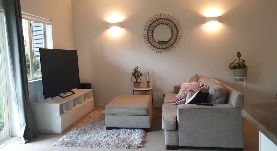  at 43A Isobel Road, Greenhithe, Auckland