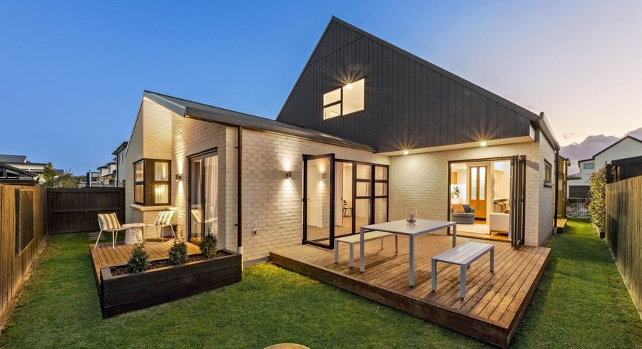  at 4 Makete Crescent, Hobsonville, Waitakere City, Auckland