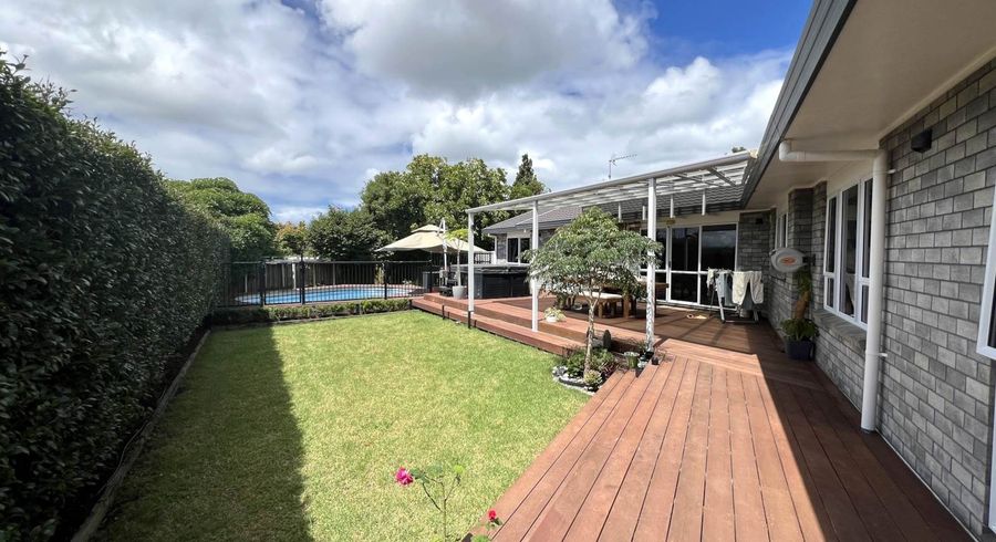  at 4 Hanly Close, West Harbour, Auckland