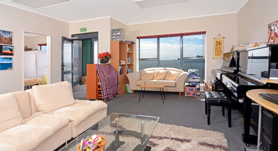  at 8/27 Mokoia Road, Birkenhead, Auckland