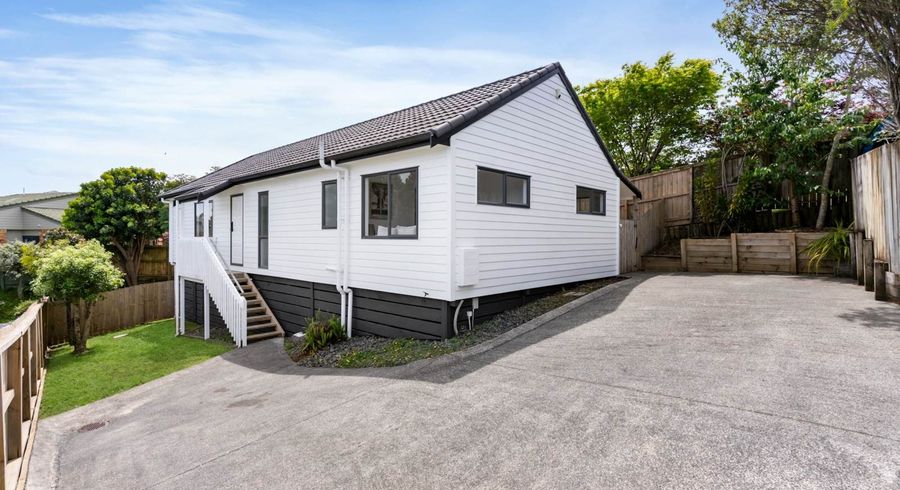  at 898A East Coast Road, Northcross, Auckland