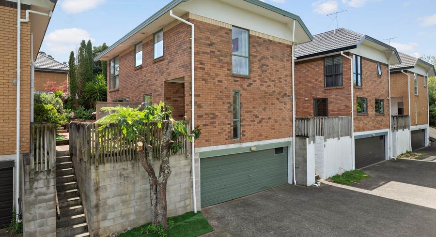 at 10/12 Northcross Drive, Oteha, Auckland