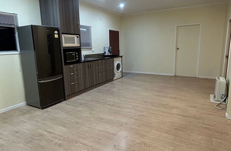  at 24 Linwood Avenue, Forrest Hill, North Shore City, Auckland