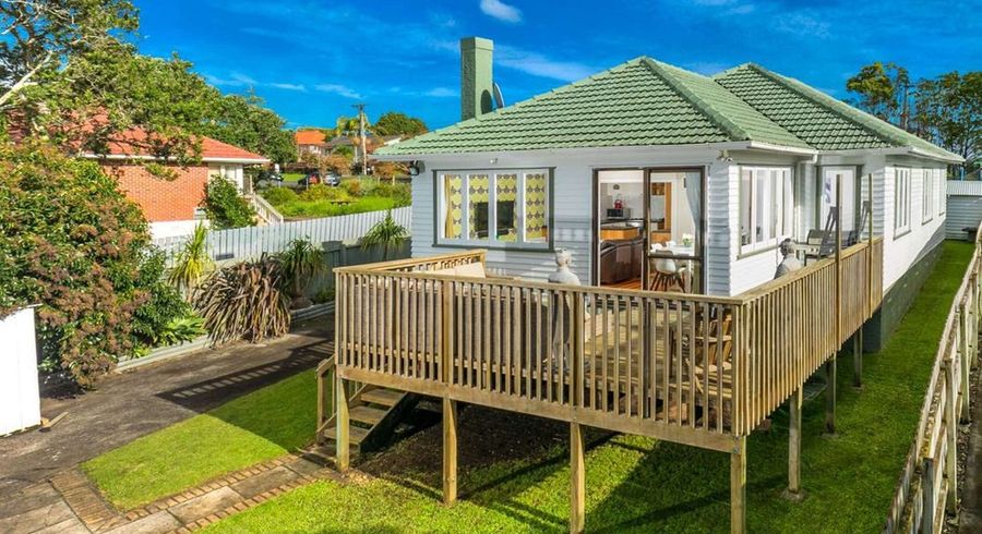  at 100 Lincoln Park Avenue, Massey, Waitakere City, Auckland