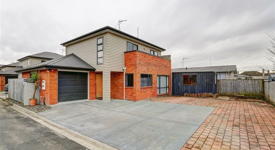  at 225B Fox Street, Hamilton East, Hamilton