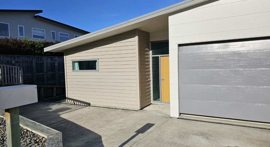  at 5 Flotilla Place, Whitby, Porirua
