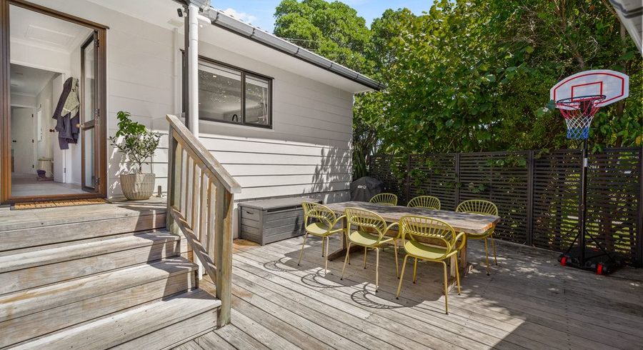  at 1/22 Derwent Crescent, Titirangi, Auckland