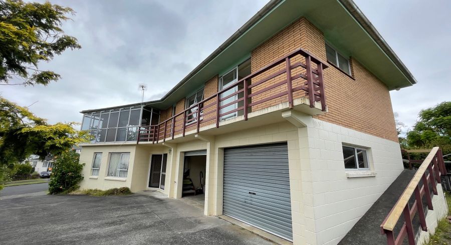  at 5 Miltonia Avenue, Te Atatu South, Waitakere City, Auckland