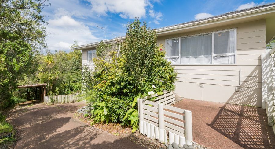  at 5 Celeste Place, Glenfield, North Shore City, Auckland
