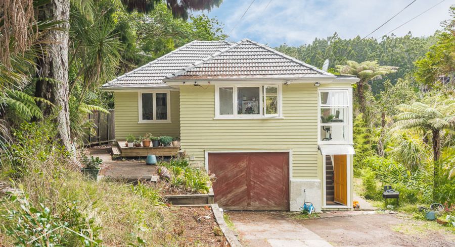  at 26 Hollywood Avenue, Titirangi, Auckland