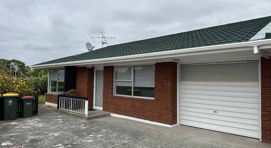 at 2/11 Dowling Place, Pakuranga, Auckland