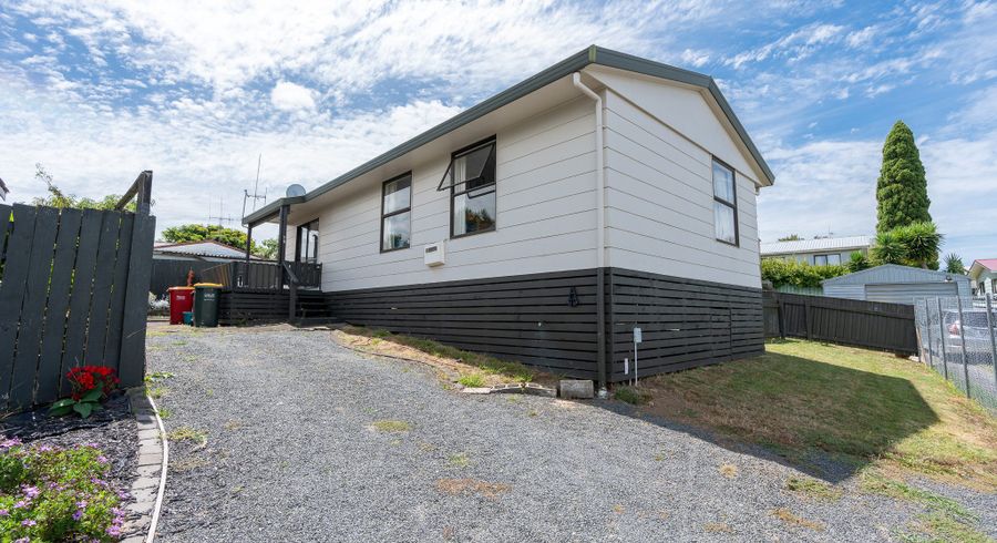  at 2B Tui Avenue, Forest Lake, Hamilton