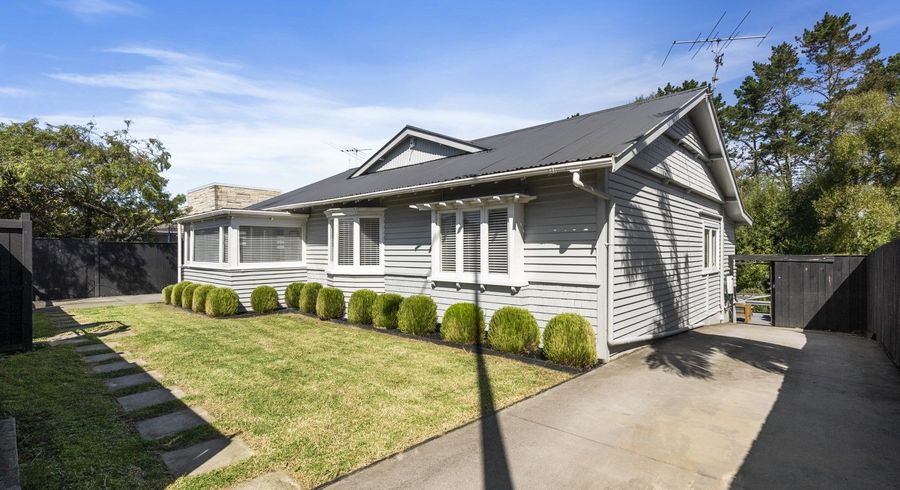  at 1018 Great North Road, Point Chevalier, Auckland