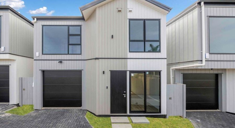  at 2/31 McLeod Road, Weymouth, Manukau City, Auckland