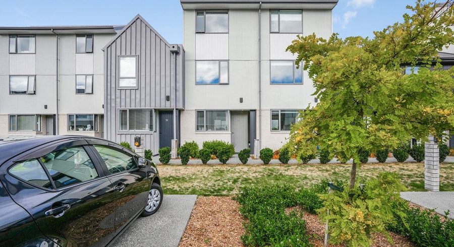  at 14 Te Ara O Te Amo Hohipene, Petone, Lower Hutt, Wellington