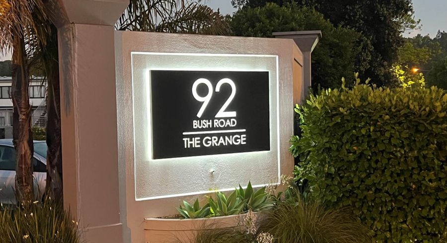  at 28/92 Bush Road, Albany, North Shore City, Auckland