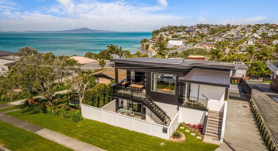  at 39 Hyde Road, Rothesay Bay, Auckland