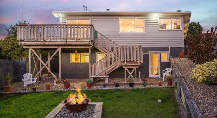  at 2 Ash Grove, Ranui, Porirua