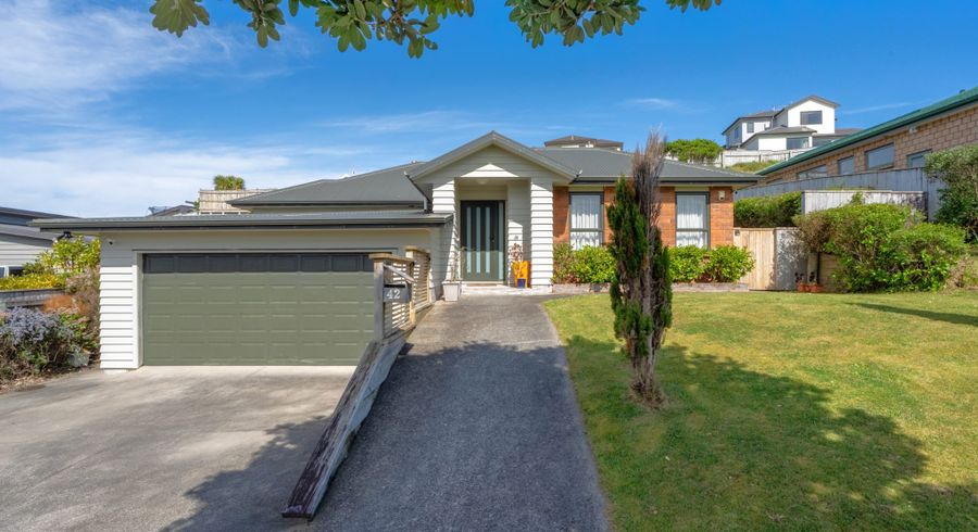  at 42 Tongariro Drive, Aotea, Porirua, Wellington
