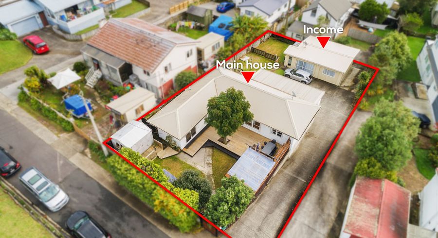  at 1/934 East Coast Road, Northcross, North Shore City, Auckland