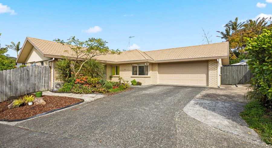  at 32 Roy Maloney Drive, Henderson, Auckland