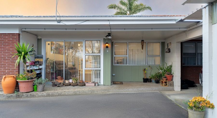  at 4/6 Ray Small Drive, Papakura, Papakura, Auckland