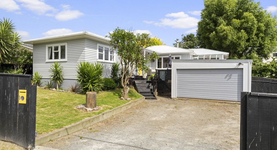  at 1 Goldsborough Avenue, Raumati Beach, Paraparaumu