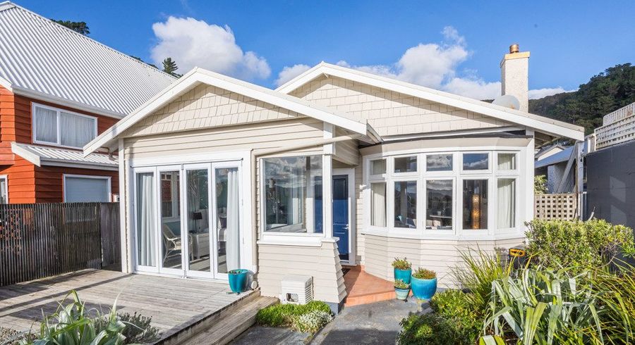  at 7 Marine Parade, Eastbourne, Lower Hutt, Wellington