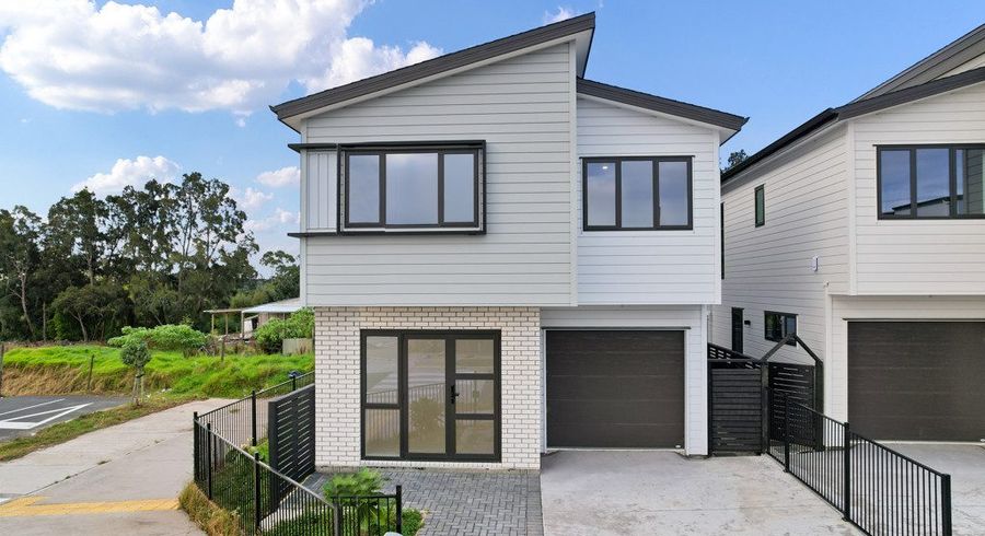  at 35 Whiteywood Street, Westgate, Waitakere City, Auckland