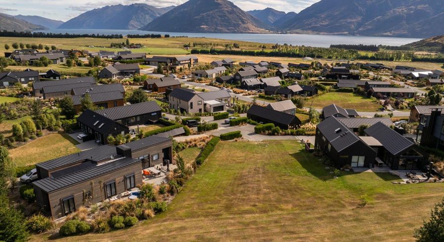  at 5 Branigan Court, Jacks Point, QUEENSTOWN