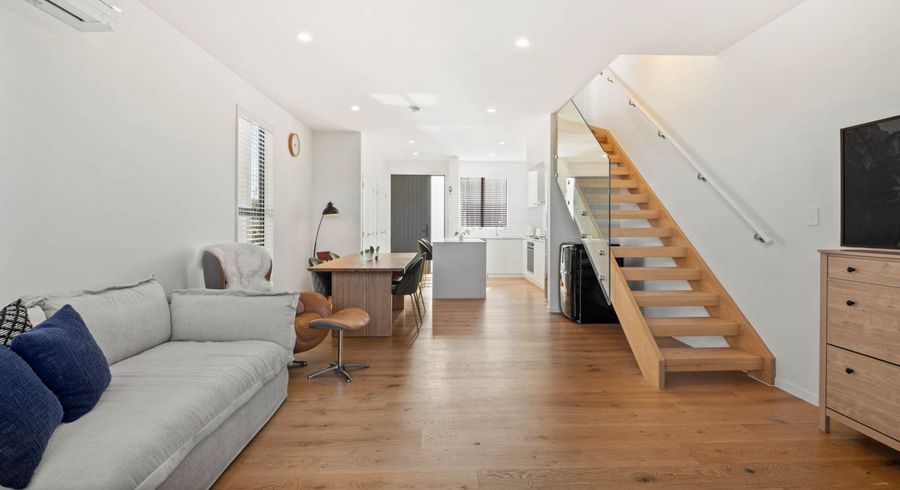  at 31/82 East Coast Road, Milford, North Shore City, Auckland
