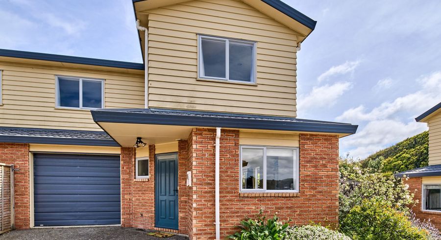  at 10 Pohutukawa Grove, Titahi Bay, Porirua, Wellington