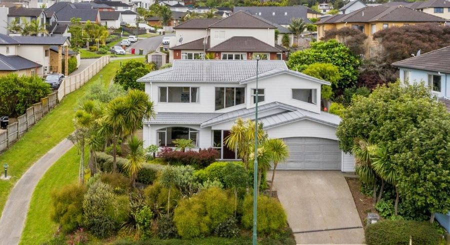  at 31 Harrowglen Drive, Northcross, Auckland