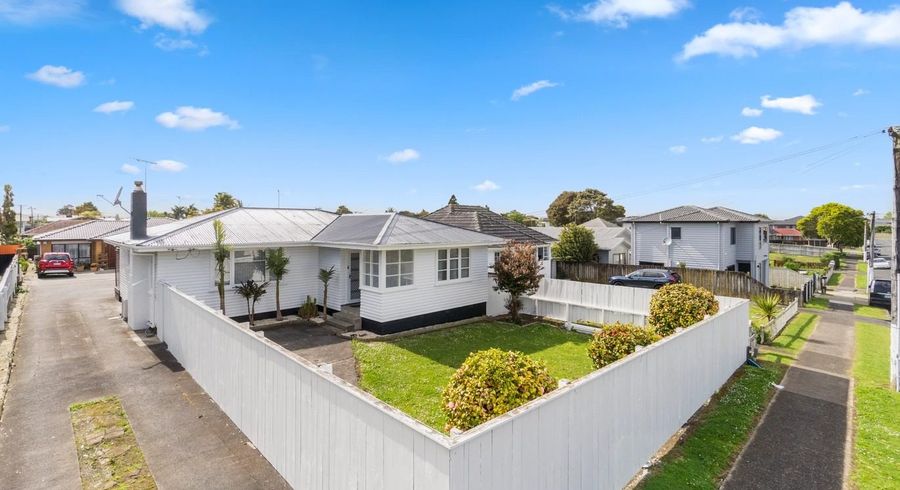  at 42 Churchill Avenue, Manurewa, Manukau City, Auckland