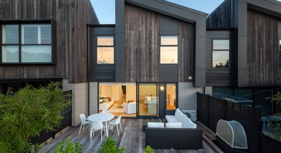  at 6 Whetiko Way, Belmont, Auckland