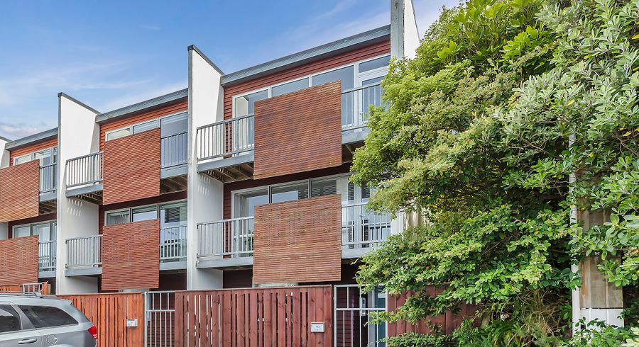  at 1/142 Onslow Road, Khandallah, Wellington