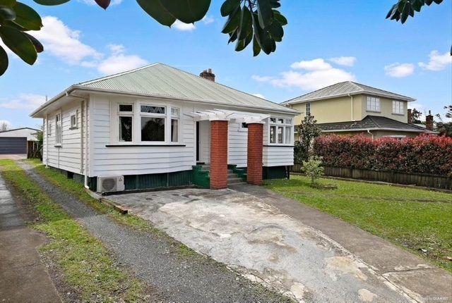  at 12 Rata Street, New Lynn, Waitakere City, Auckland