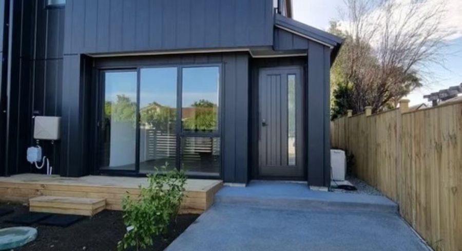  at 2A Dianne-Louise Drive, Half Moon Bay, Manukau City, Auckland