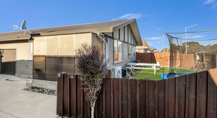  at 90A Queenspark Drive, Parklands, Christchurch City, Canterbury