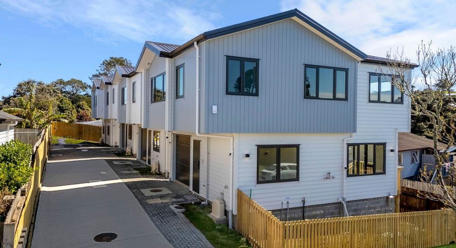  at Lot 2/90 Moire Road, Massey, Waitakere City, Auckland