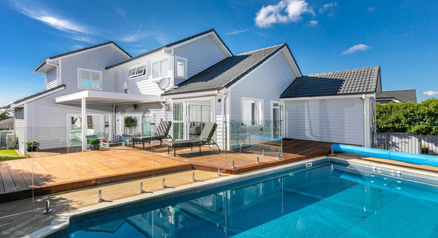  at 9 Asbury Crescent, Campbells Bay, Auckland