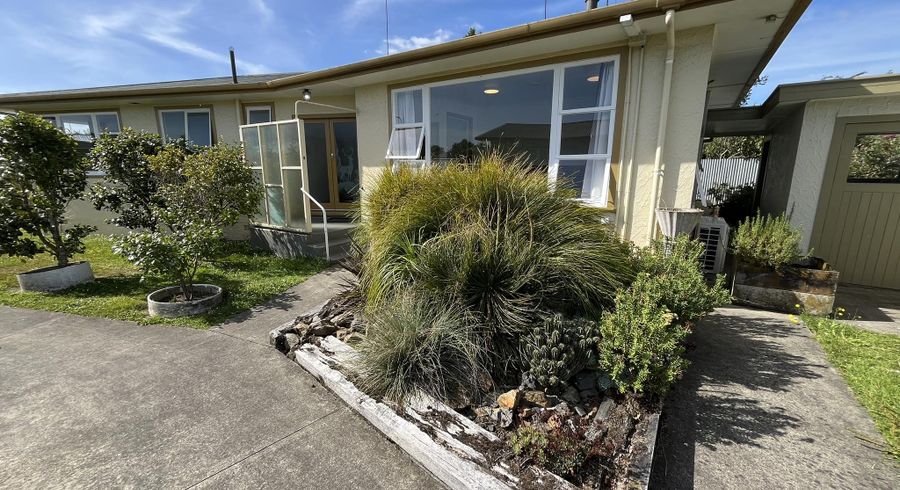  at 8 Lowestoft Place, West End, Palmerston North, Manawatu / Whanganui