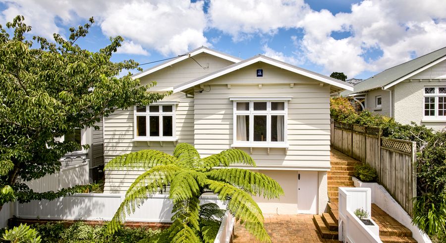  at 21 Standen Street, Karori, Wellington