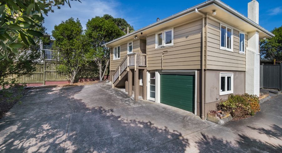  at 26 Avonleigh Road, Green Bay, Auckland