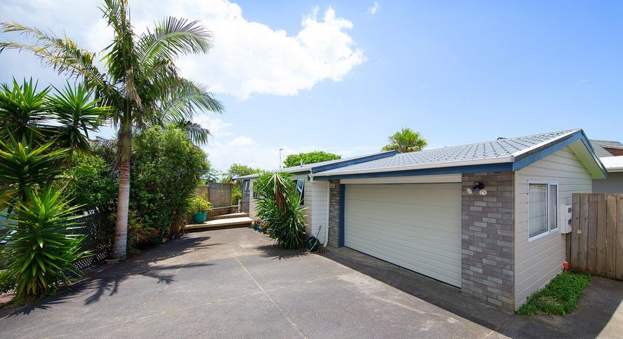  at 1/159 Carlisle Road, Northcross, Auckland