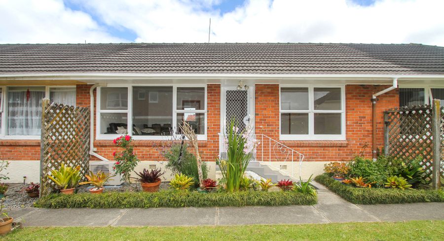 at 2/34 Lake Pupuke Drive, Takapuna, Auckland