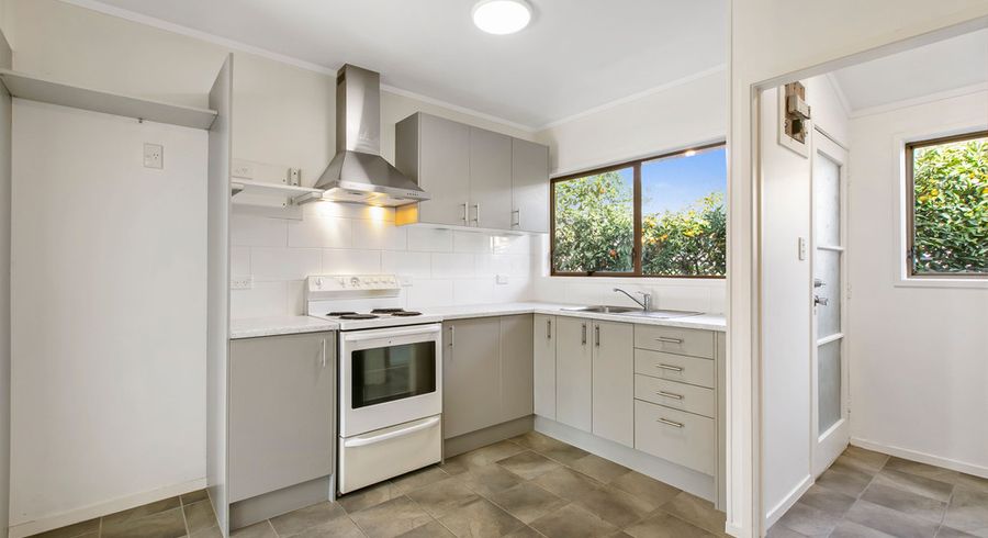  at 2/71 Coronation Road, Papatoetoe, Auckland