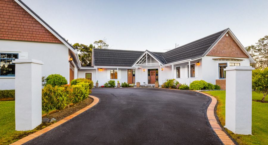  at 63 Staincross Street, Green Bay, Auckland